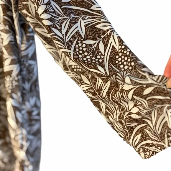 Floral Print Women's Blouse - Picture 5 of 10